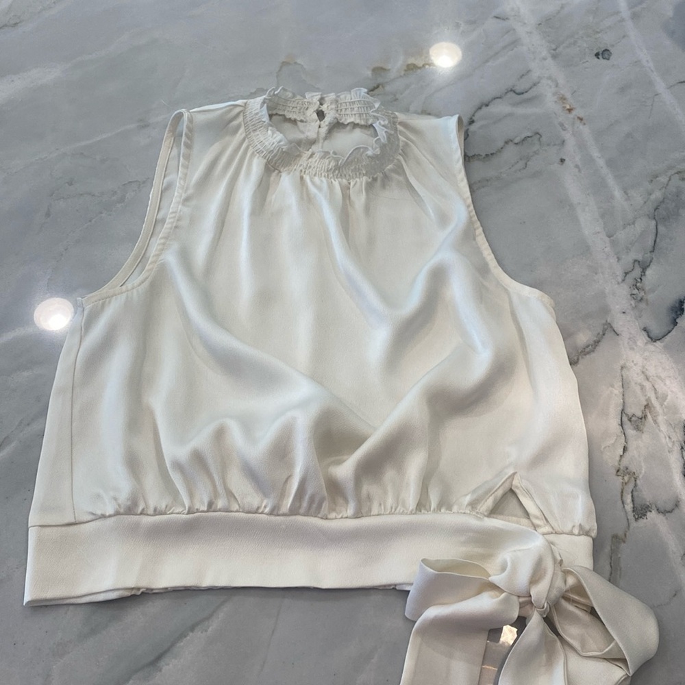 Glam silky sleeveless top w waist tie